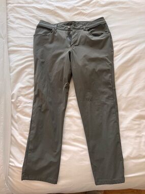 lululemon athletica Men's Straight Pants in Olive